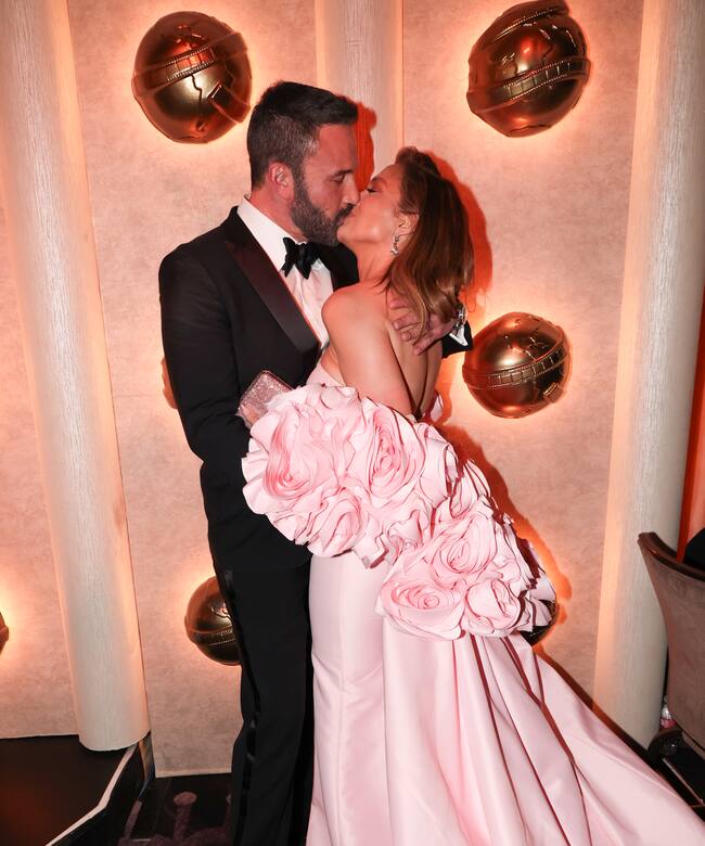 Ben Affleck y Jennifer Lopez en los Golden Globe 2024. (Photo by Christopher Polk/Golden Globes 2024/Golden Globes 2024 via Getty Images)